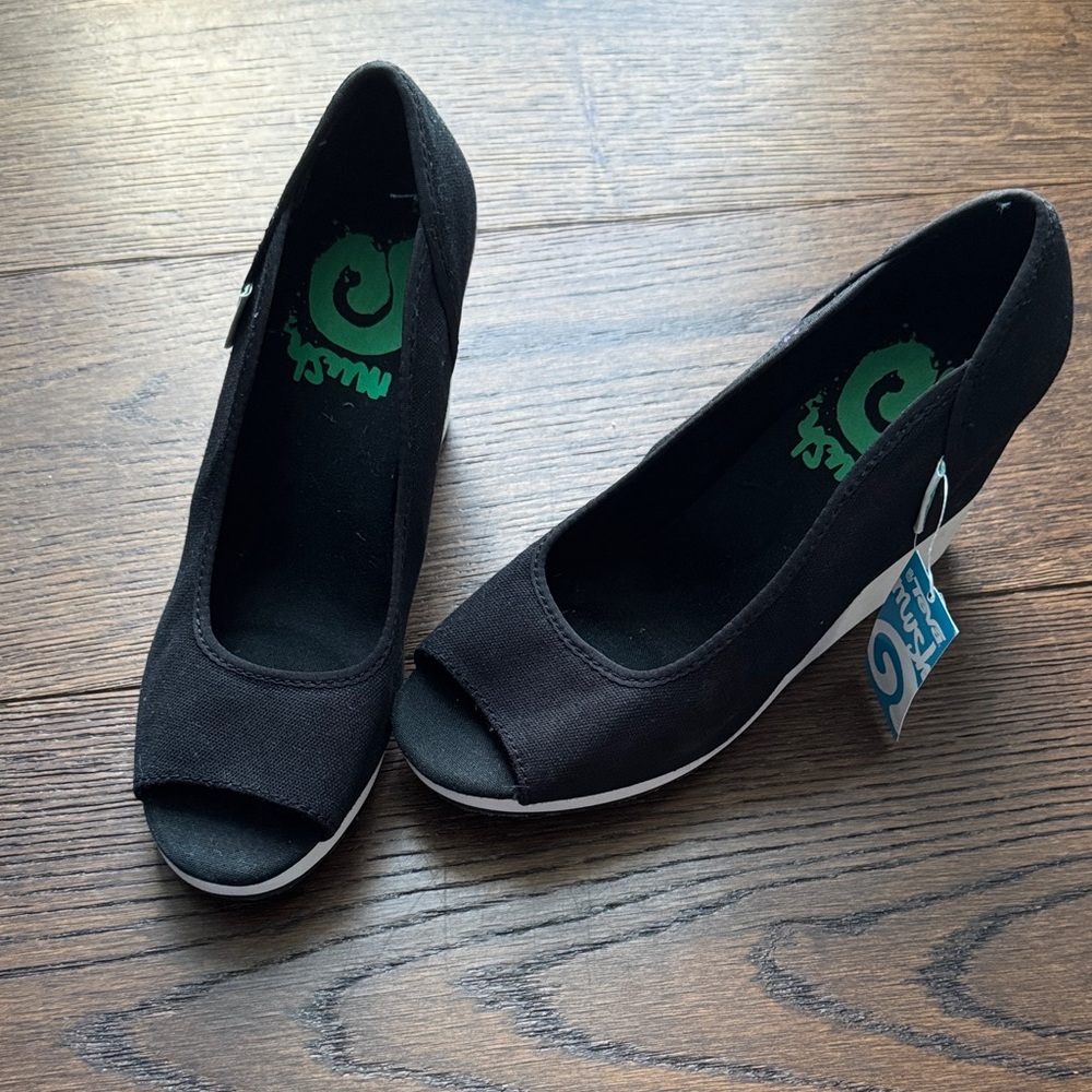 Teva Mush Black Peep Toe Wedges
